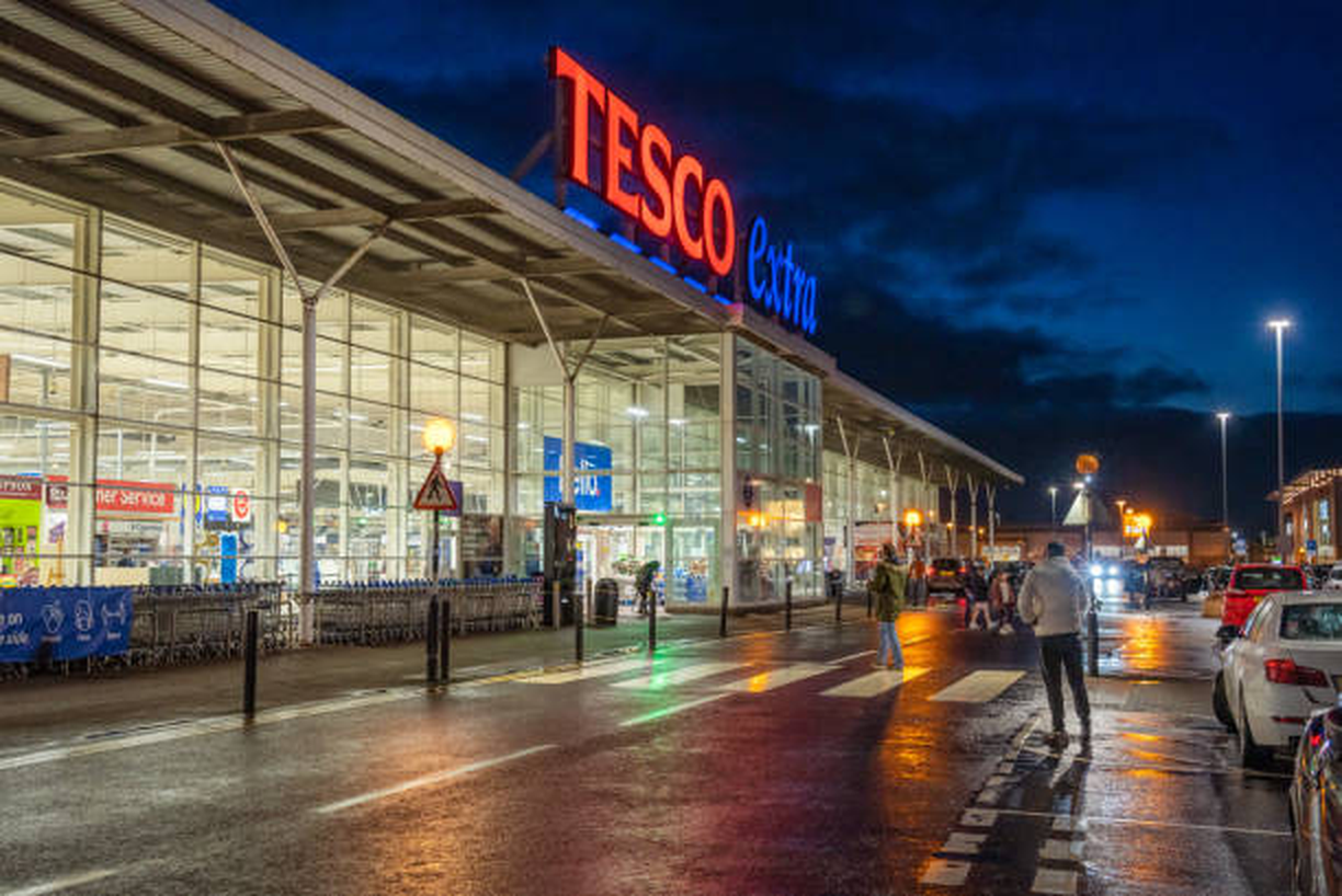 Tesco supermarket storefront